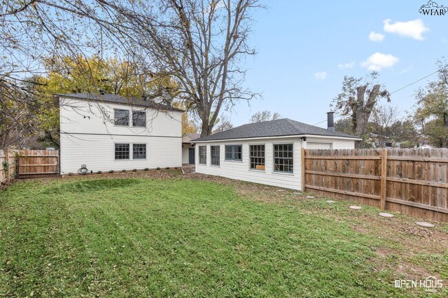 Building Photo - 1644 Ardath Ave