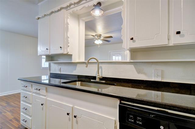 Building Photo - 208 Rolling Hills Dr