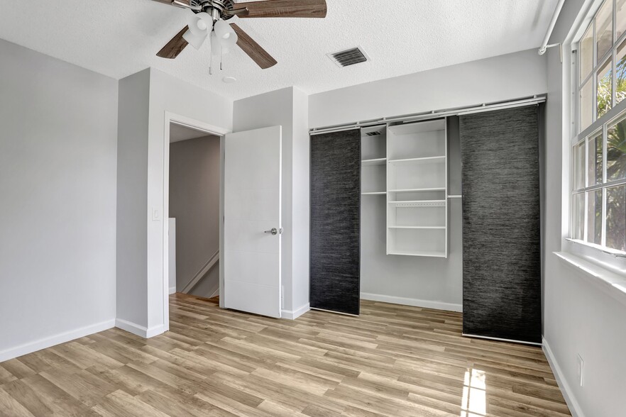 Building Photo - 3392 Cabaret Ln