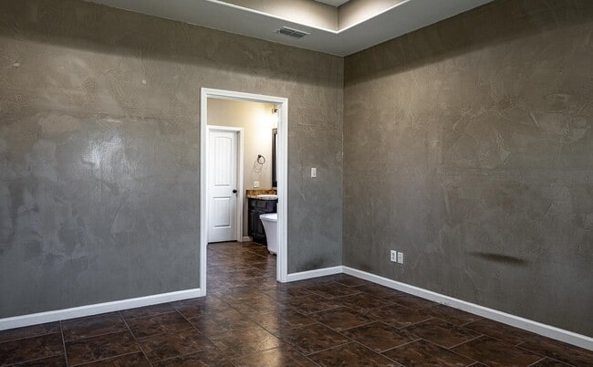 Building Photo - 136 Dos Caballos