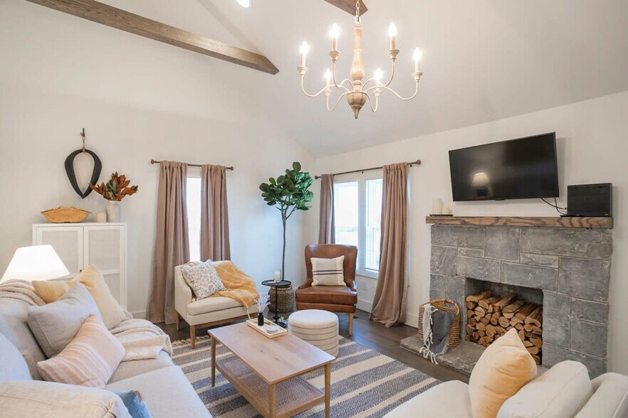 Primary Photo - 106 Walnut Hill Dr