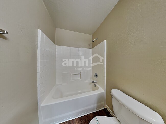 Building Photo - 3712 W Darrow St