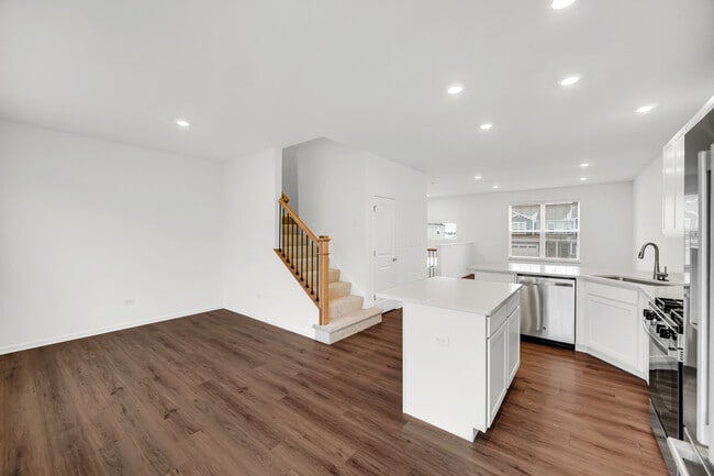 Building Photo - 25712 W Yorkshire Dr