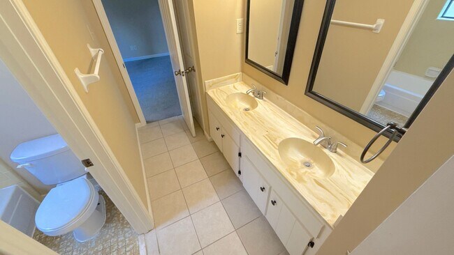 Building Photo - 6224 Skylight Dr