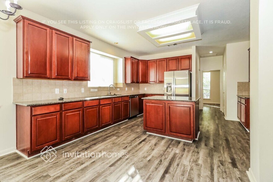 Building Photo - 2227 Lazy Trail Path Ct