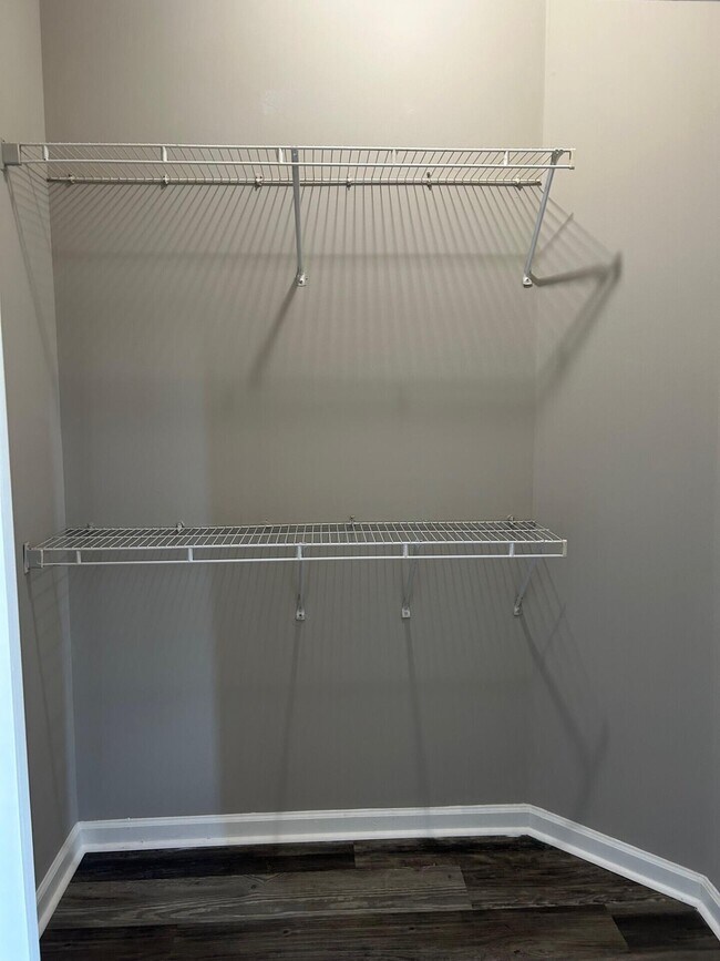 Building Photo - 236 Wray Ct