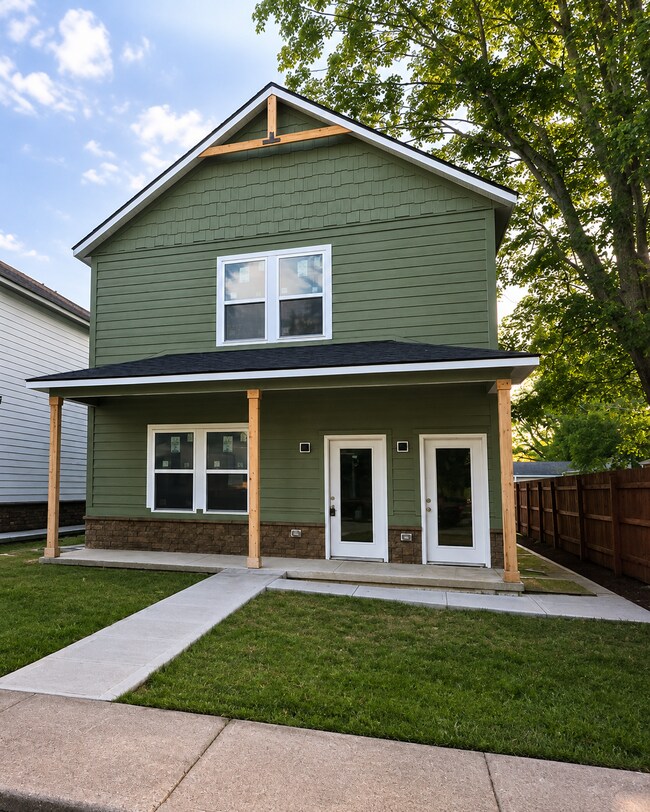 Building Photo - 610 Poplar St