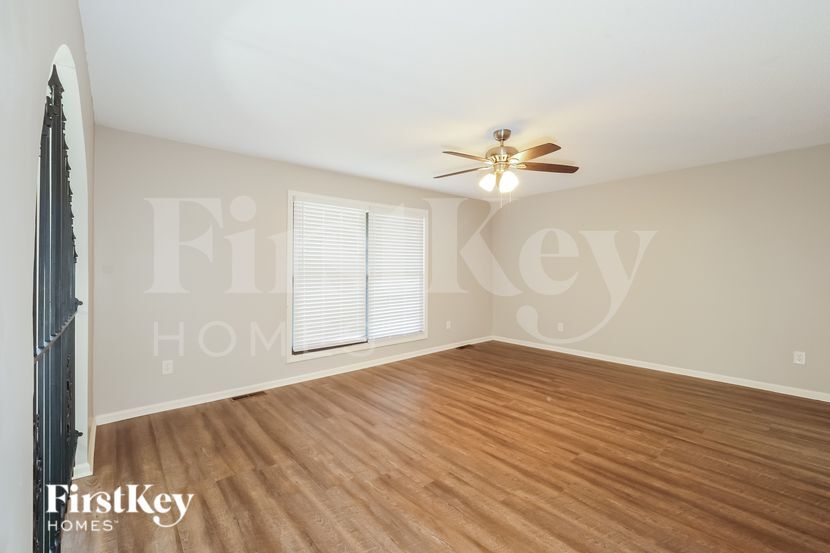 Building Photo - 6704 NW Mirror Lake Terrace