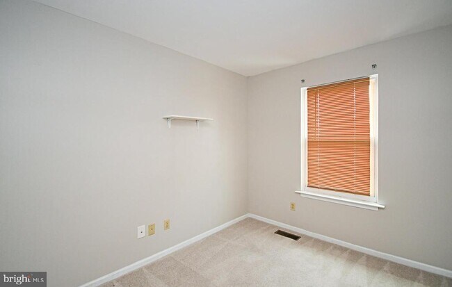Building Photo - 4258 Red Oak Ct