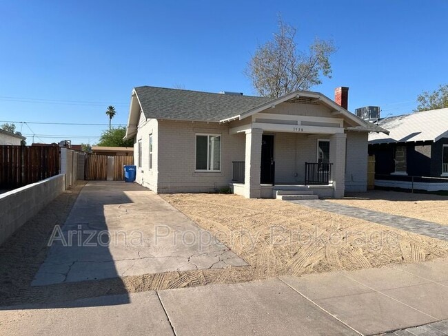 Building Photo - 1538 E Pierce St