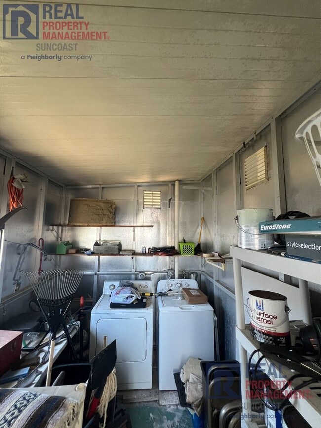 Building Photo - 4929 Sea Island Ave