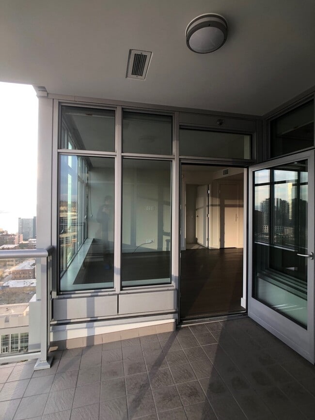 Building Photo - Insignia View - 2 Bedroom / 1.75 Bath w/ O...