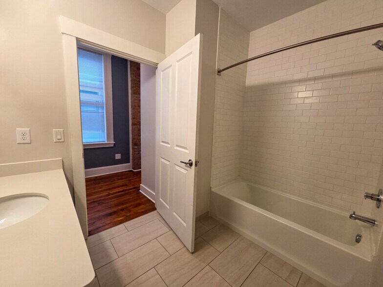 Building Photo - 3112 Warsaw Ave