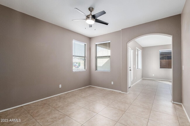 Building Photo - 40747 W Robbins Dr