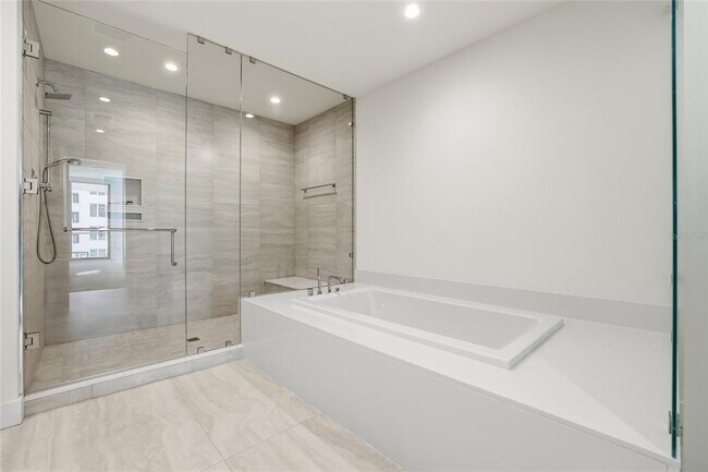 Building Photo - 301 1st St S