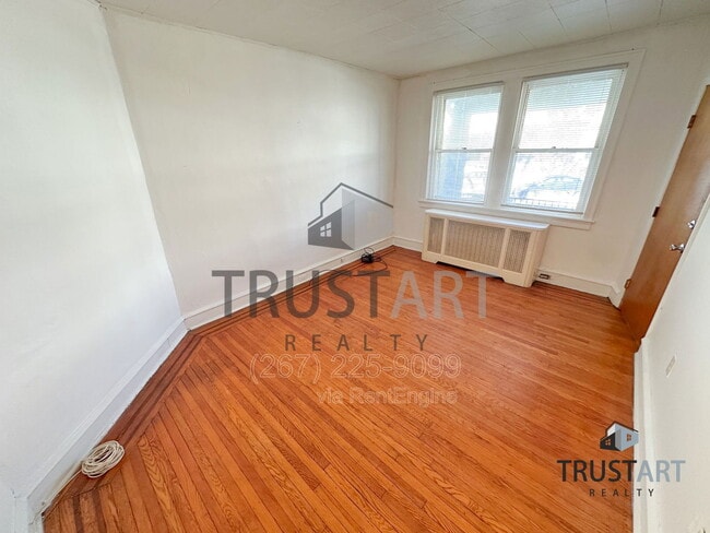 Building Photo - 148 W Spencer St