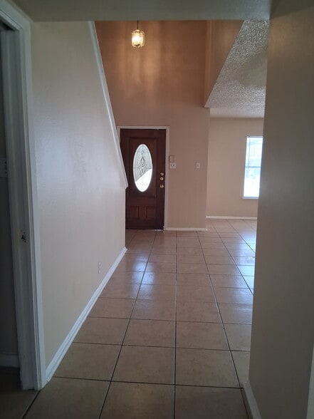 Building Photo - 874 Fillmore Dr