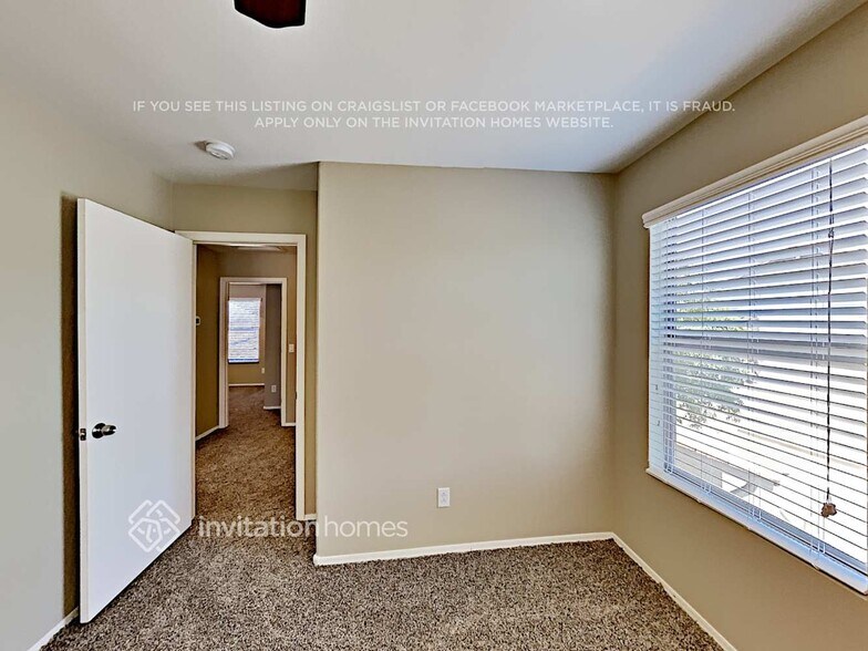 Building Photo - 17039 W Central St