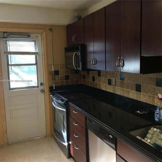 Building Photo - 9455 Bay Harbor Terrace