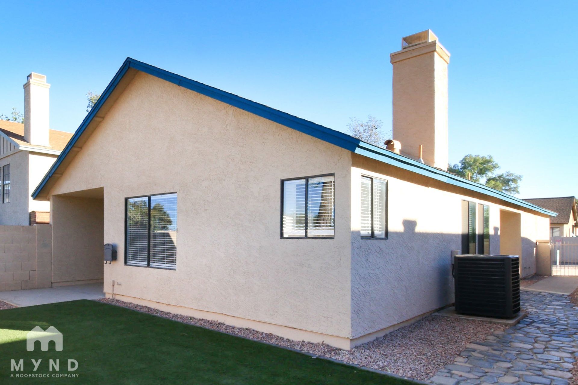 Building Photo - 921 S Val Vista Dr