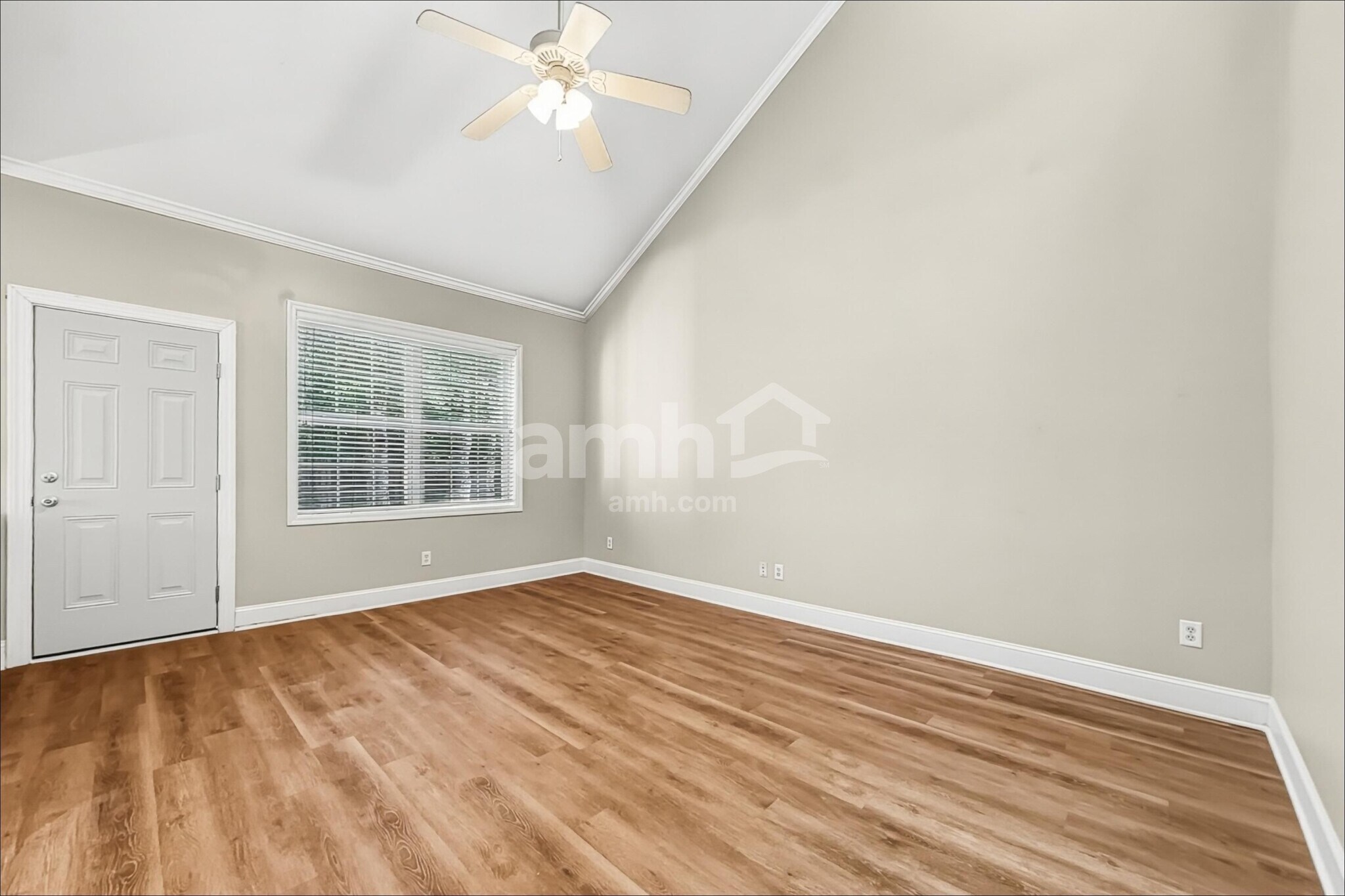 Building Photo - 45 Wintergreen Dr