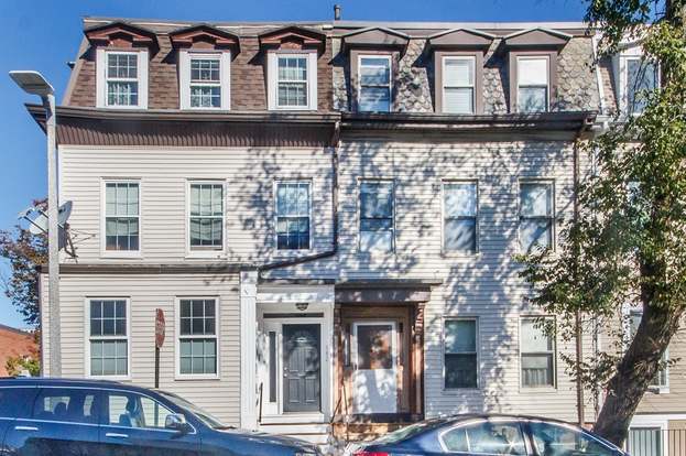 Building Photo - 582 E 4th St