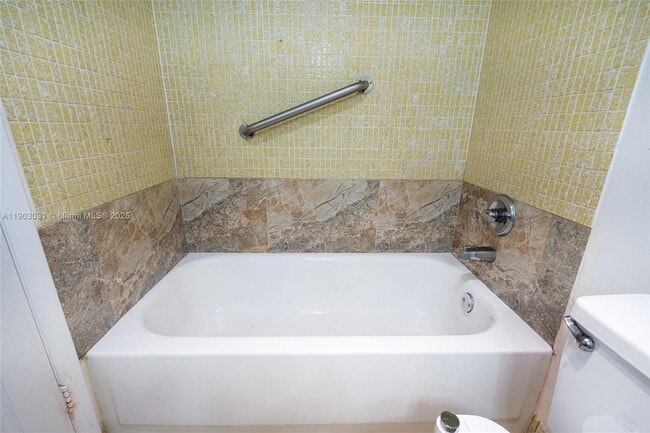 Building Photo - 20291 NE 30th Ave