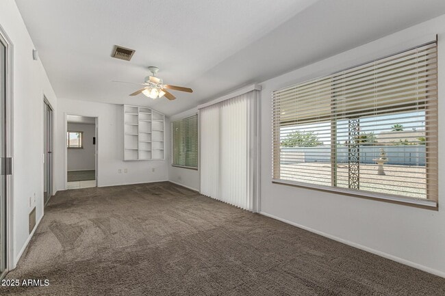Building Photo - 15602 N 105th Dr