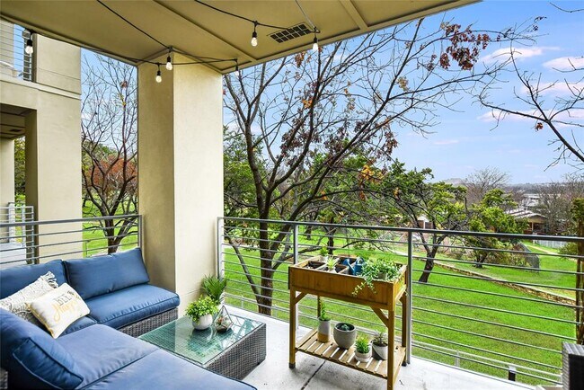 Building Photo - 2805 Dulce Ln