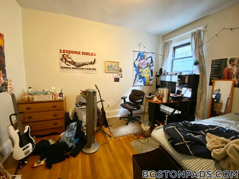 Building Photo - 46 Park Vale Ave