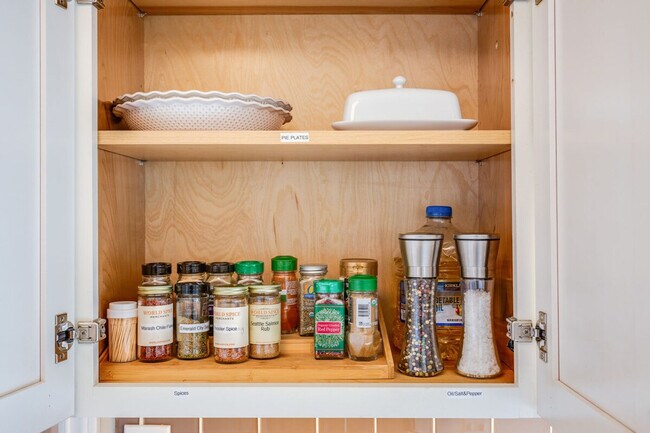 Building Photo - 1706 Warren Ave N