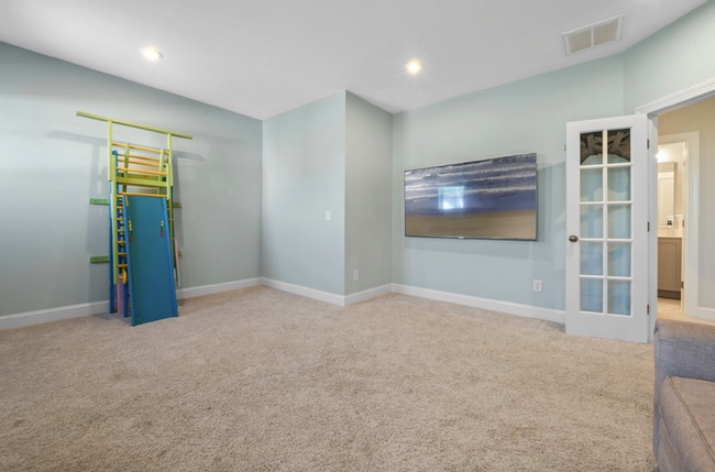 Building Photo - 217 Tumbling River Dr