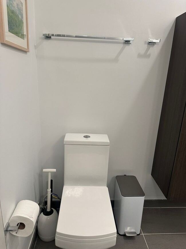 Building Photo - 1 Bedroom, 2 Bath Condo