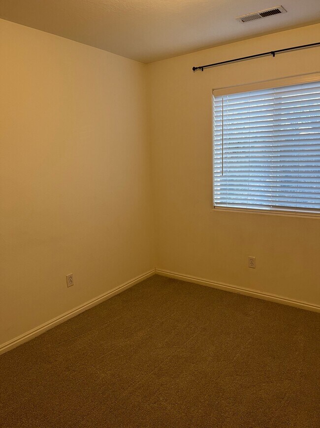 Building Photo - 1735 W 540 N