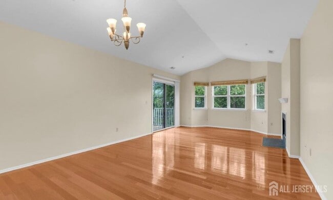 Building Photo - 353 Ventnor Ct