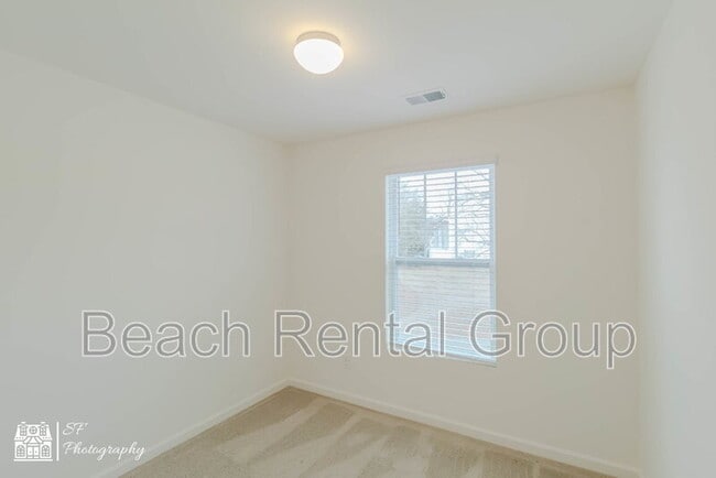 Building Photo - 109 Oxfordshire St