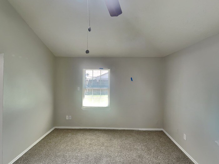 Building Photo - 942 Somercotes Ln