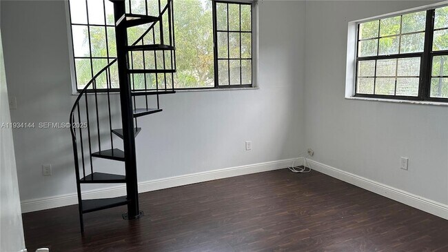 Building Photo - 8834 SW 130th Ct