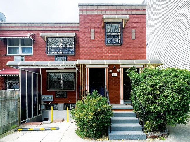 Building Photo - 57 Menahan St