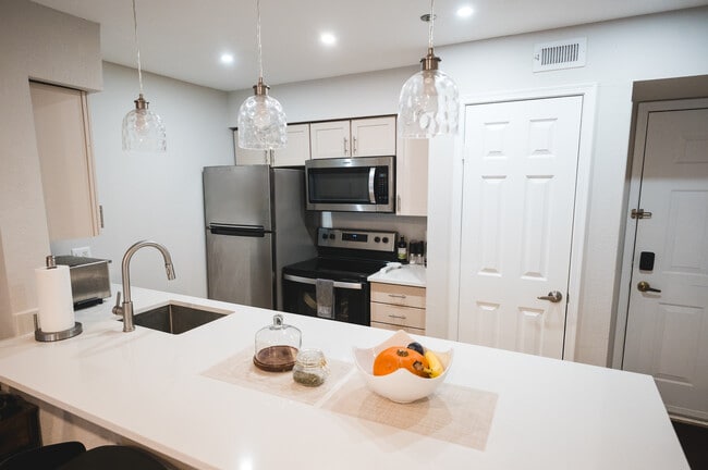 Building Photo - 3309 Wyndham Cir