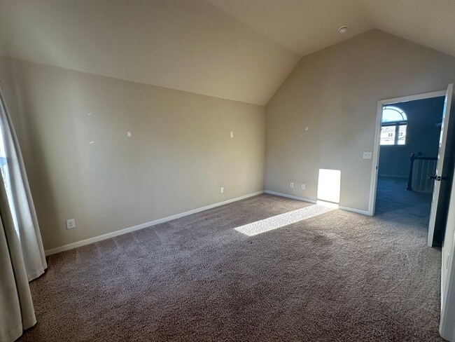 Building Photo - 549 W Holloway Dr