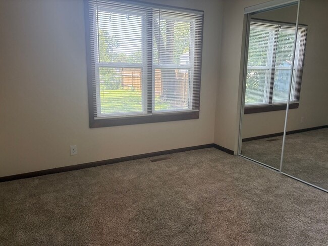 Building Photo - Cute 1 Bed 1 Bath
