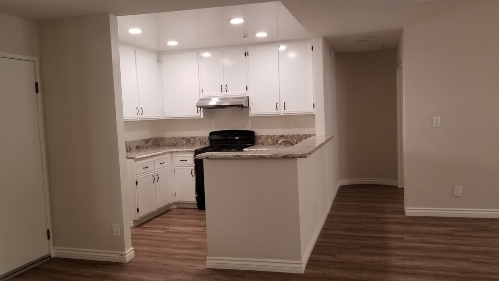 Building Photo - 90 N Michigan Ave