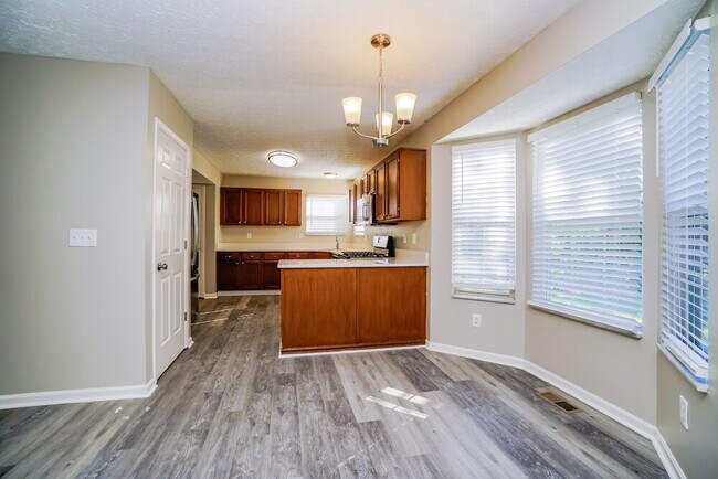 Building Photo - 6134 Northcliff Blvd