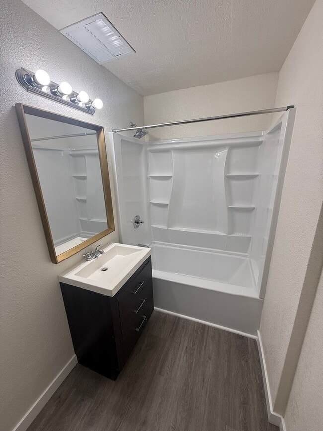 Building Photo - Affordable House in San Diego