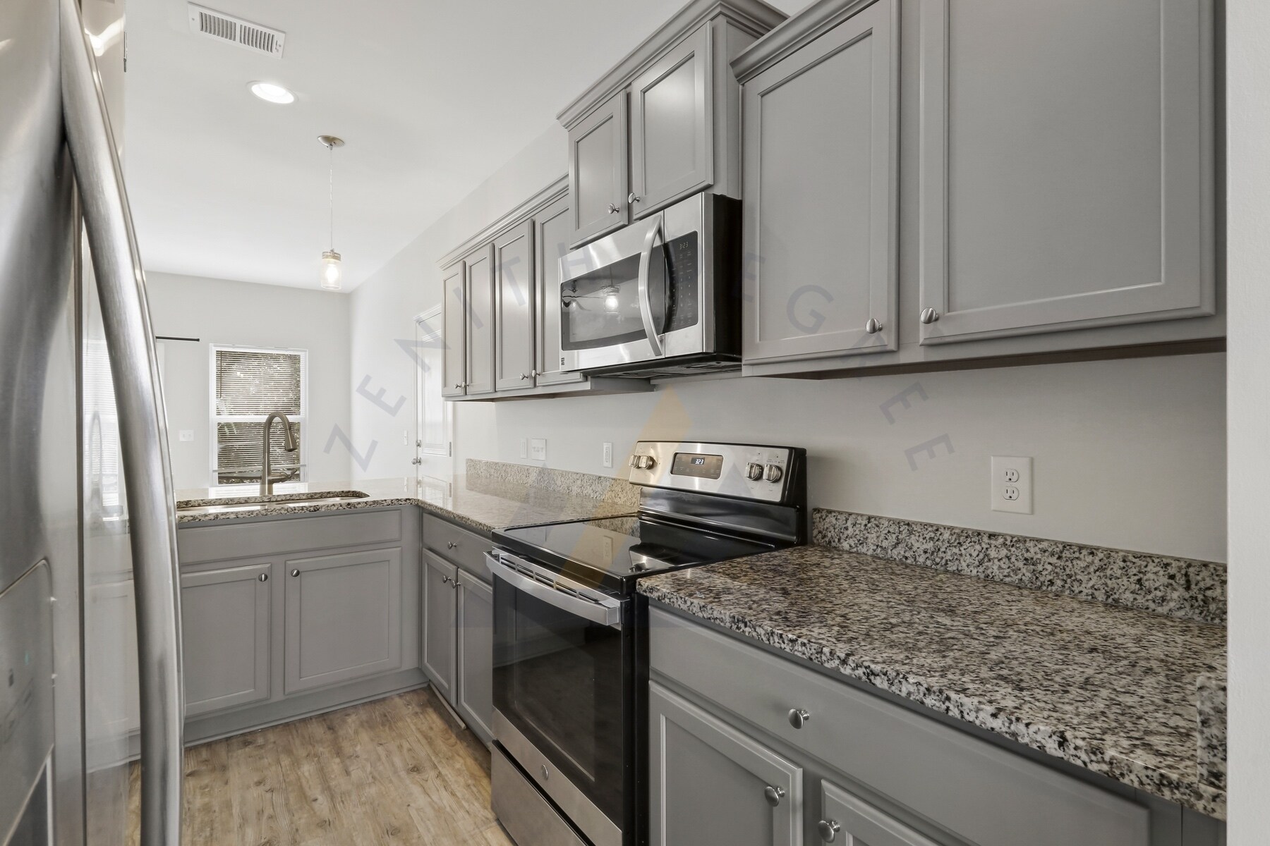 Building Photo - 206 Plumgrass Way