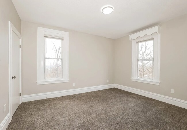 Building Photo - 4028 Vinceton St