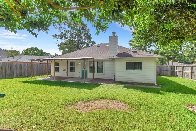 Building Photo - 223 Fantasy Ln