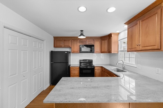 Building Photo - 1009 Plateau Ln