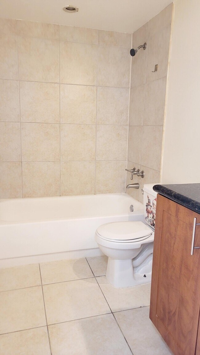 Building Photo - 494 NW 165th St